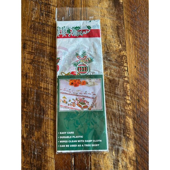 Vintage Christmas Tablecloth/Tree Skirt Durable Plastic Easy Care Holiday Red & - Picture 1 of 4